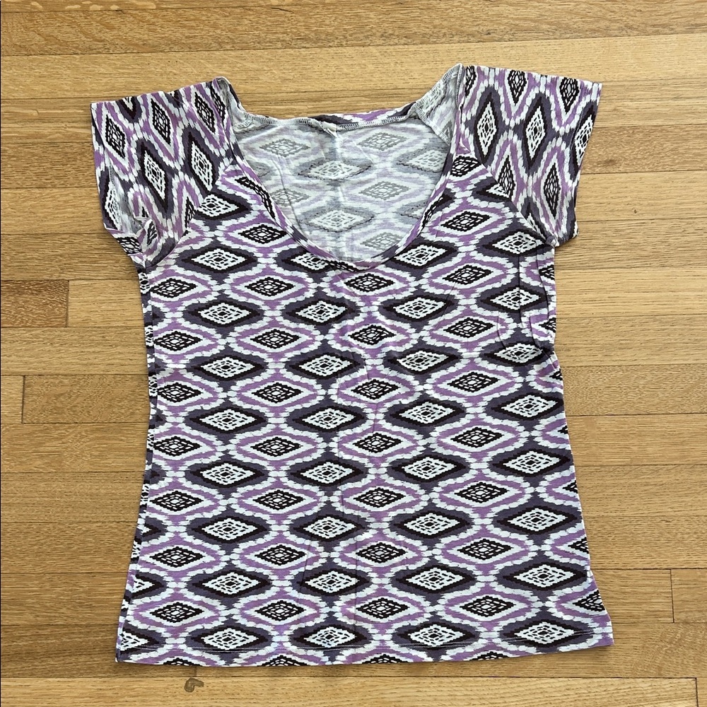 JOIE purple and white geometric pattern short sleeve top 100% rayon size small